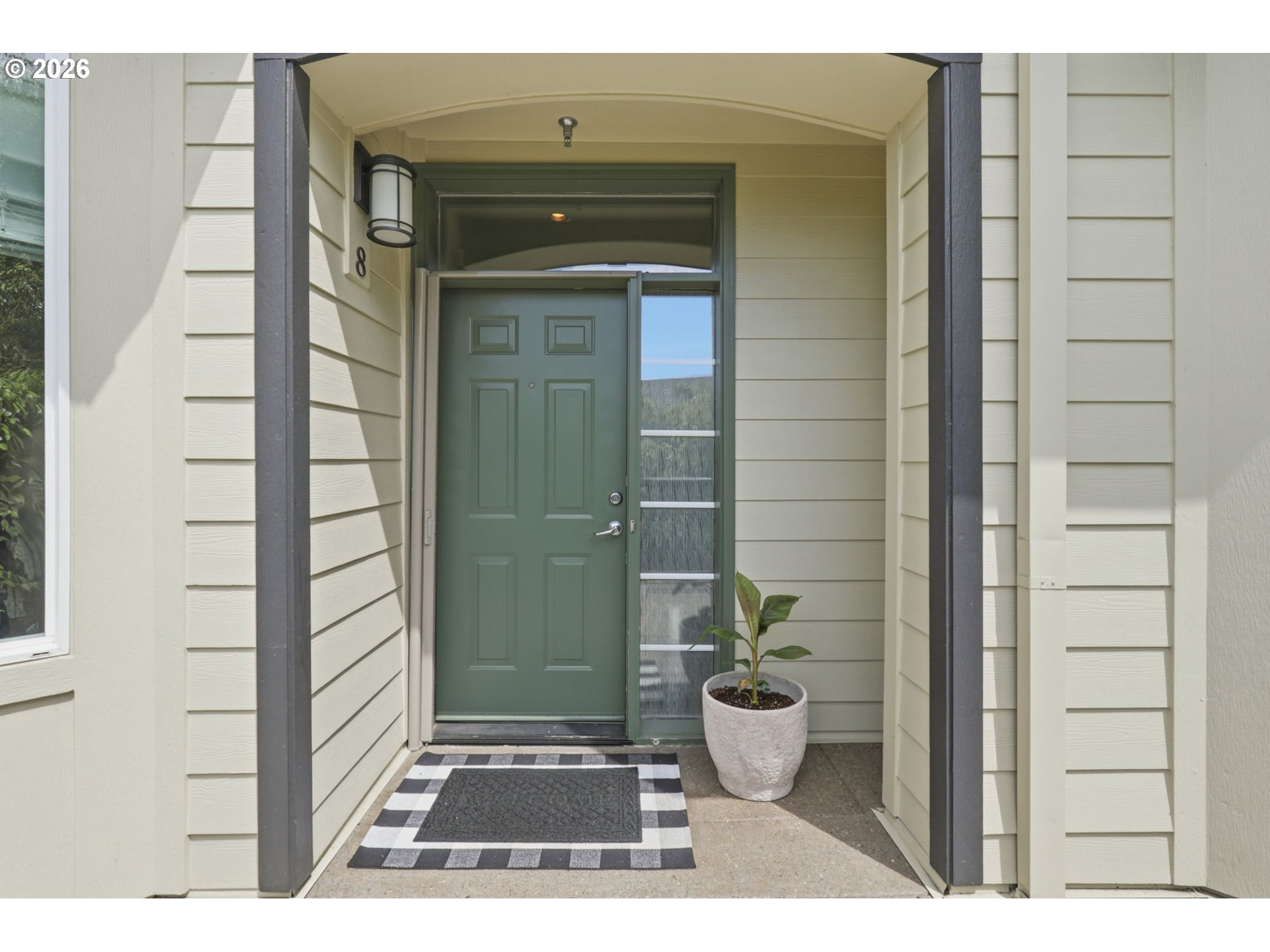 905 N Harbour Dr 8 Property Photo 2