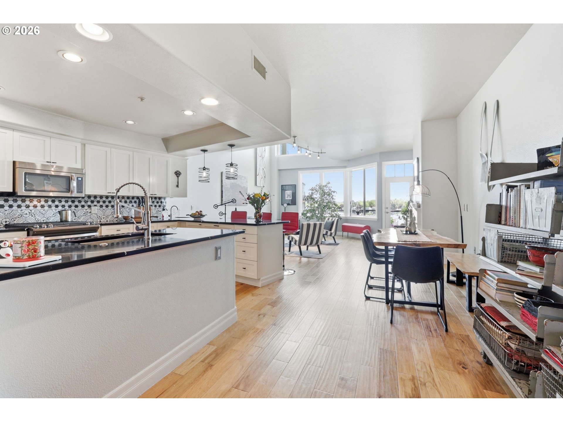 905 N Harbour Dr 8 Property Photo 6