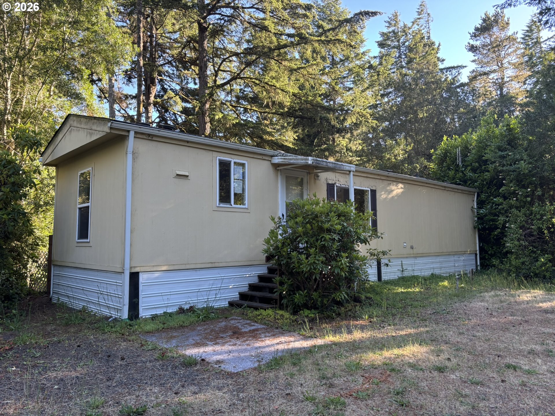 64 Outer Dr Property Photo 2