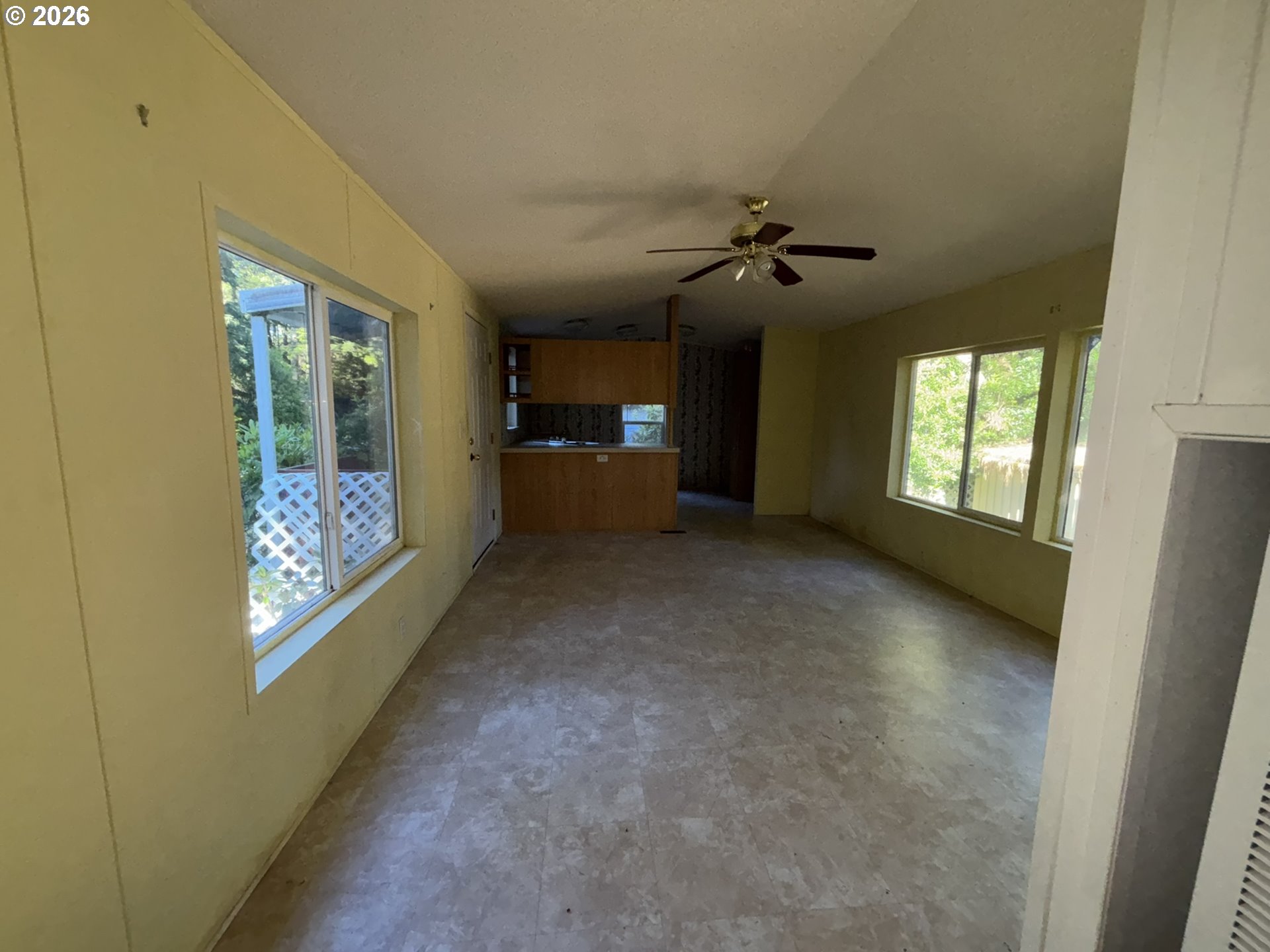 64 Outer Dr Property Photo 7