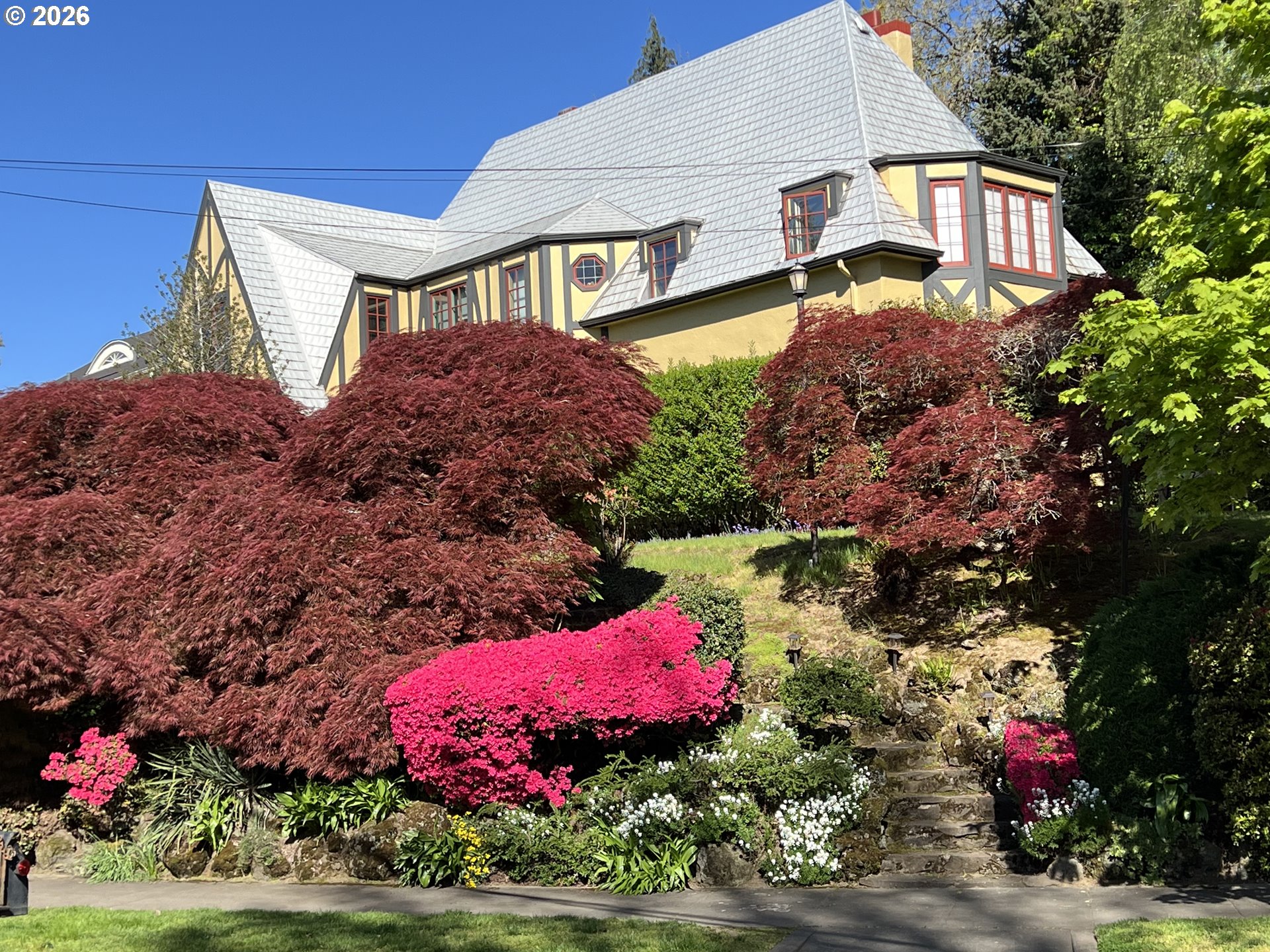 107 Ne Laurelhurst Pl Property Photo 1