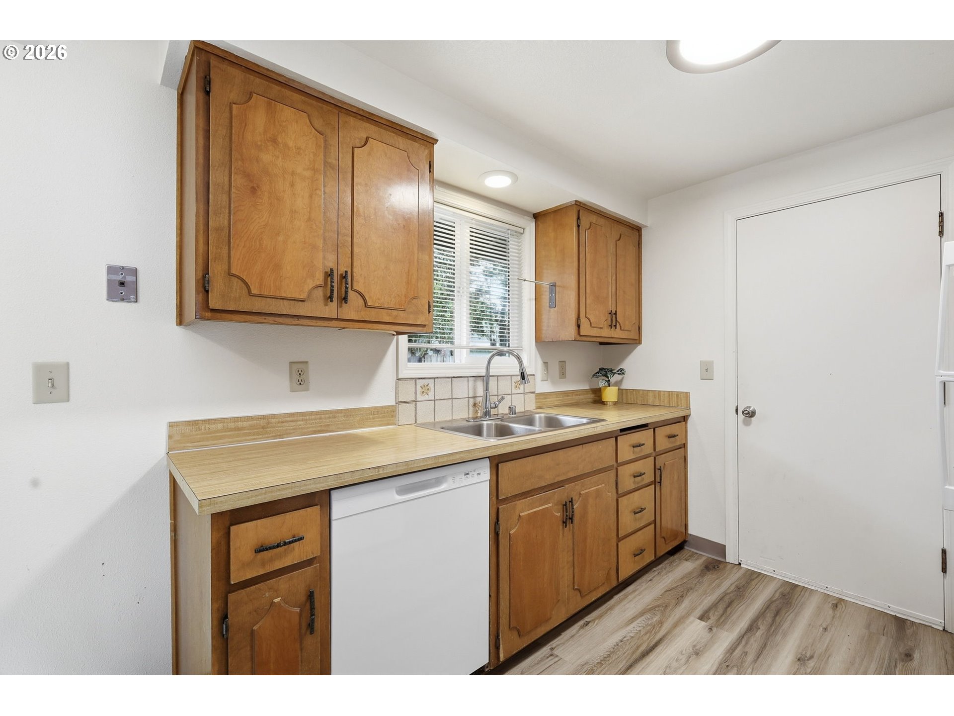 1575 Juhl St Property Photo 8