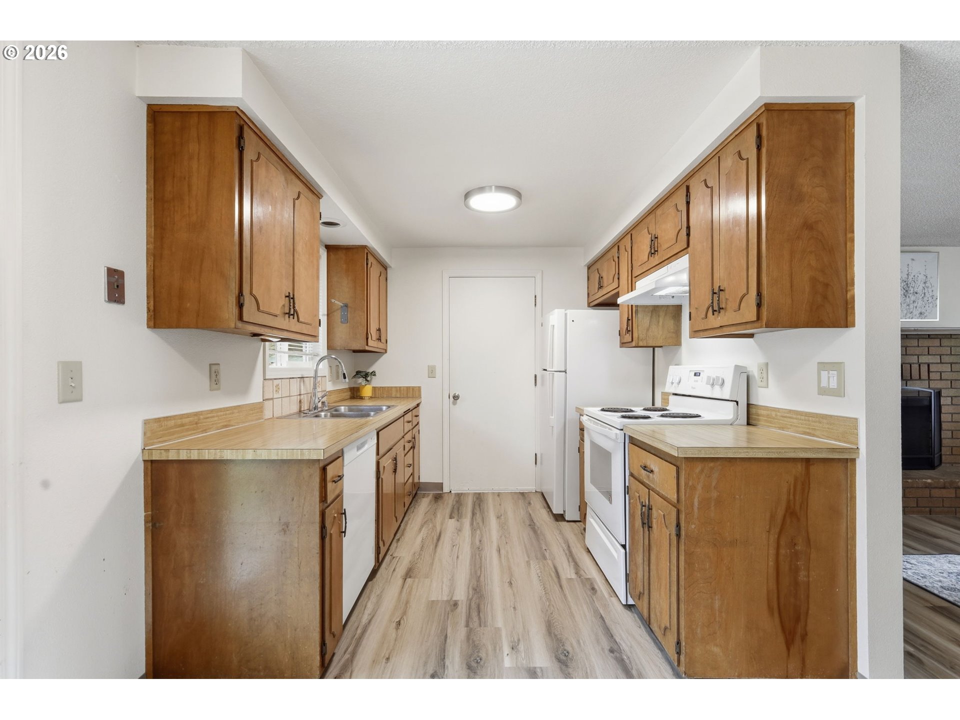 1575 Juhl St Property Photo 9