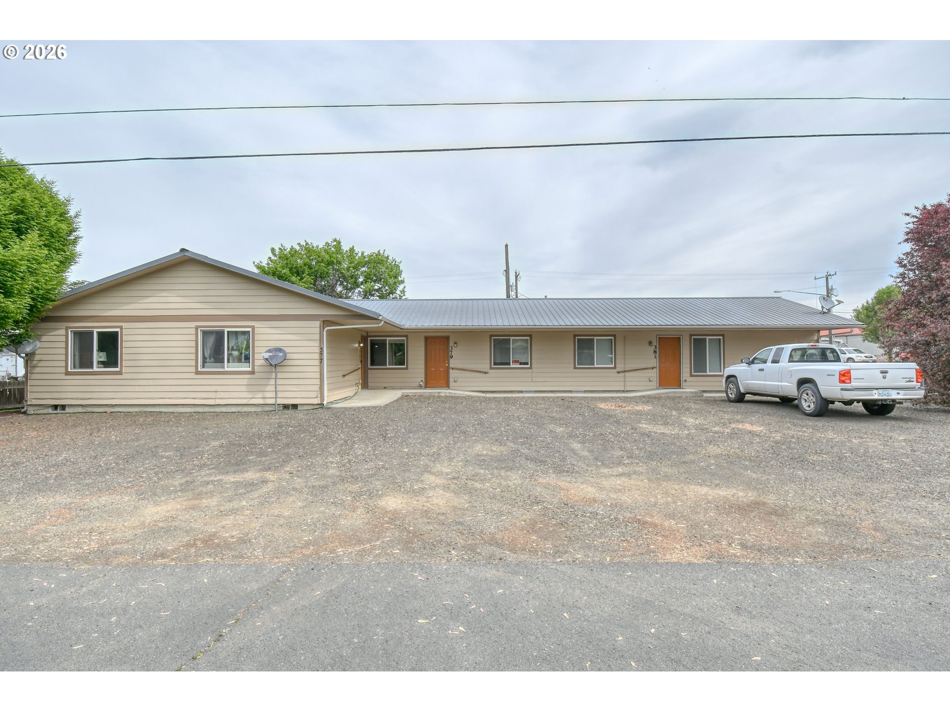 377 E Currant ST Property Photo 1