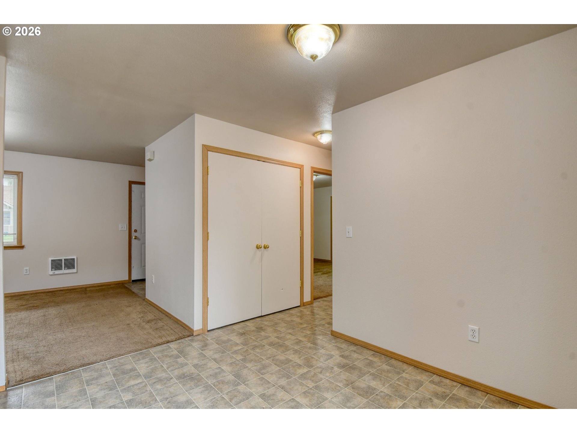 377 E Currant St Property Photo 5