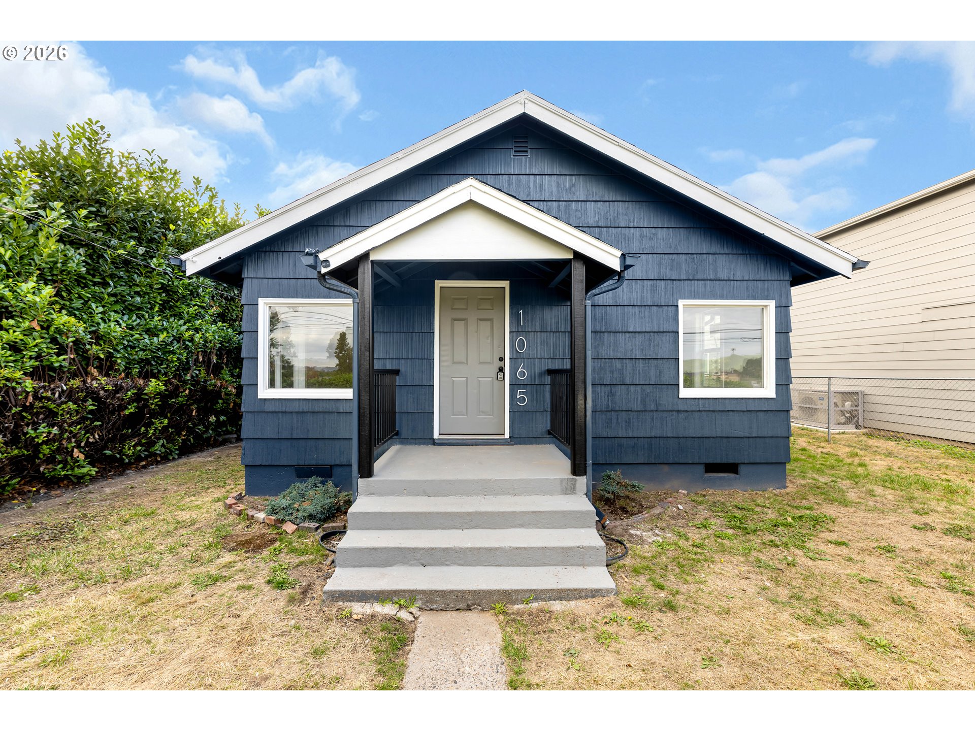 1065 7th Ave Property Photo 1