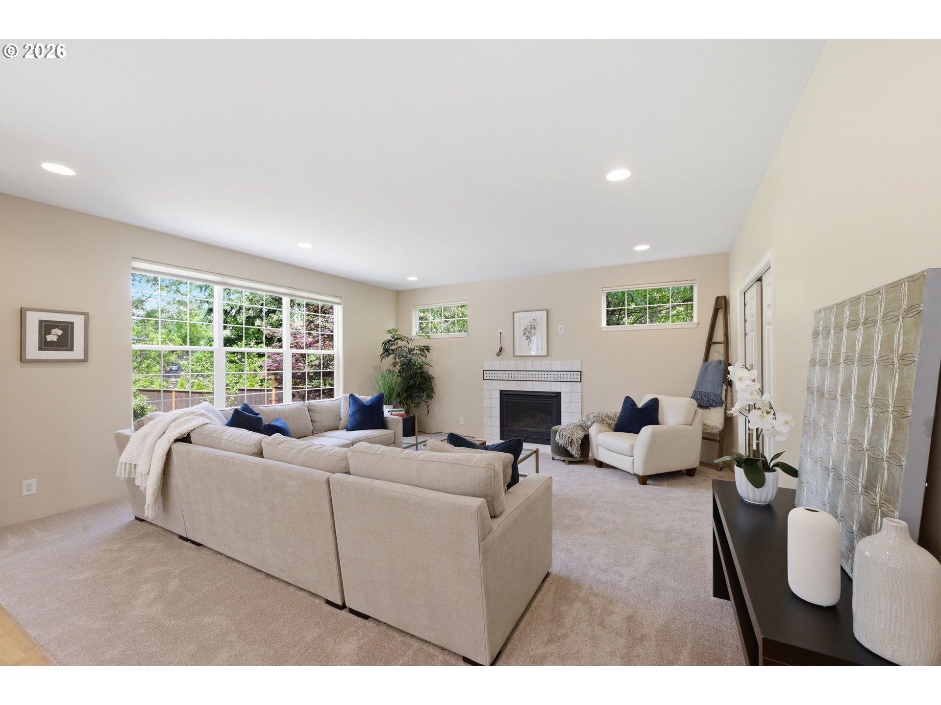 3325 Park Hills Dr Property Photo 12