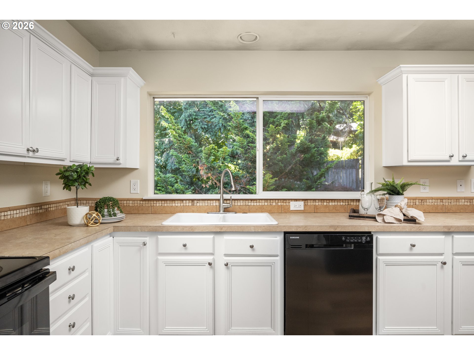 2800 Rainier Pl Property Photo 11