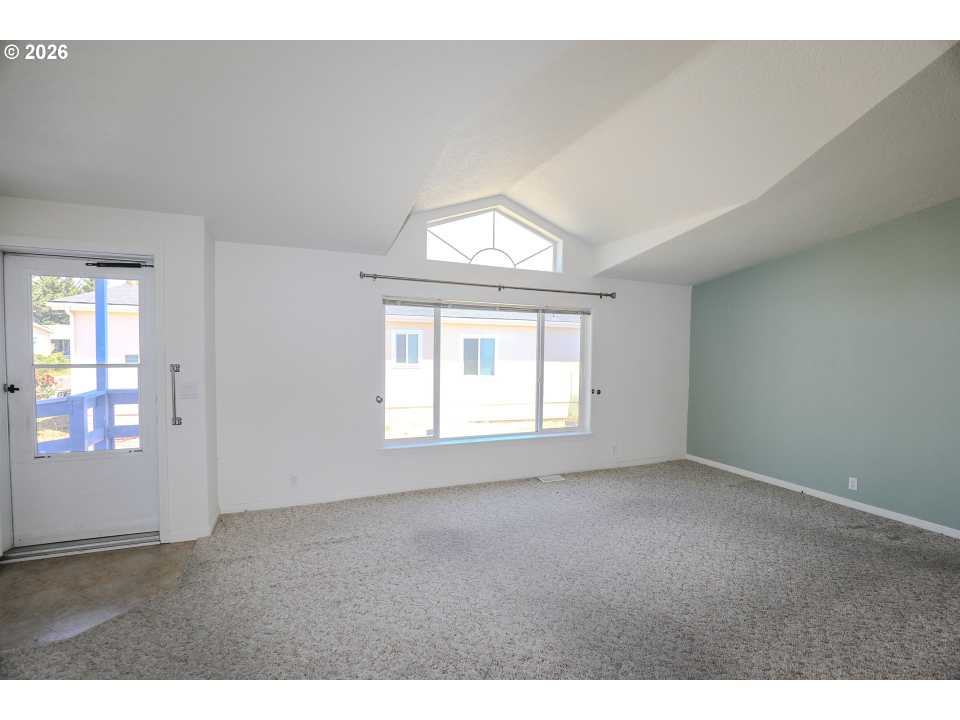 230 Owyhee Ln Property Photo 5