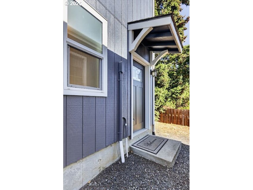 653 Ne Snohomish Ave Property Photo 5