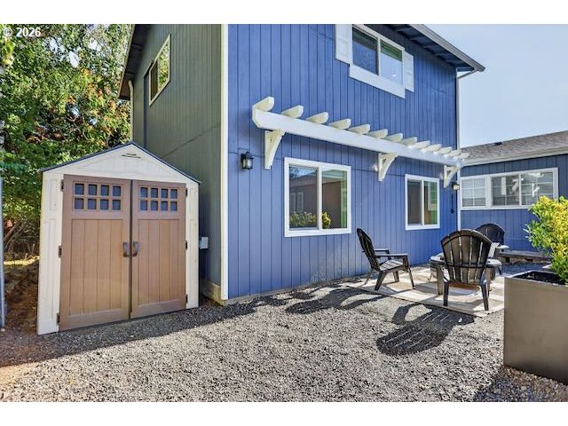 653 Ne Snohomish Ave Property Photo 38