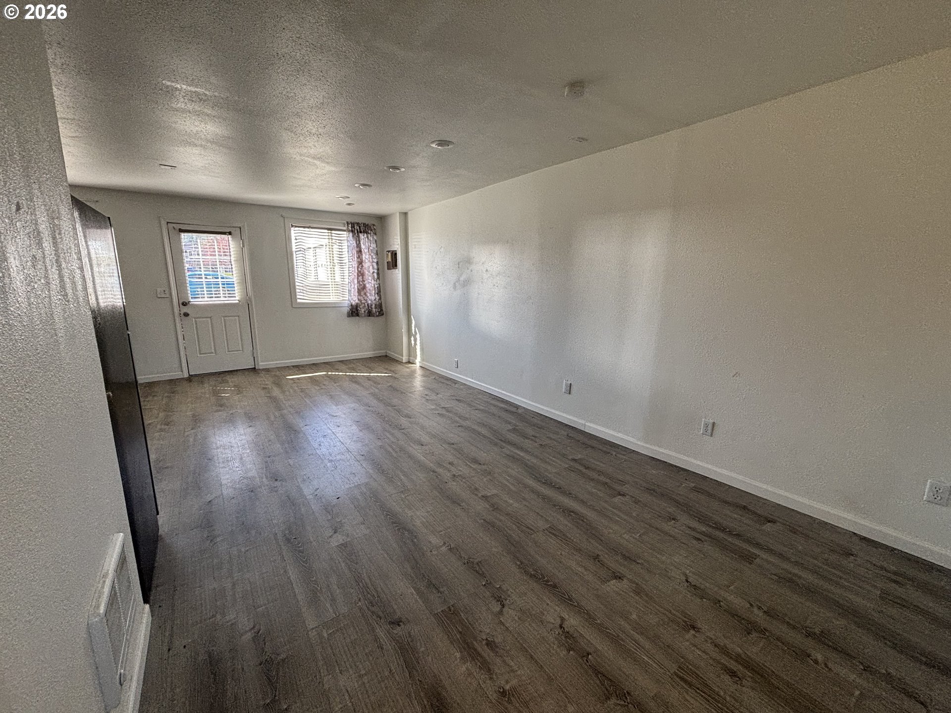 107 W 2nd St Property Photo 13