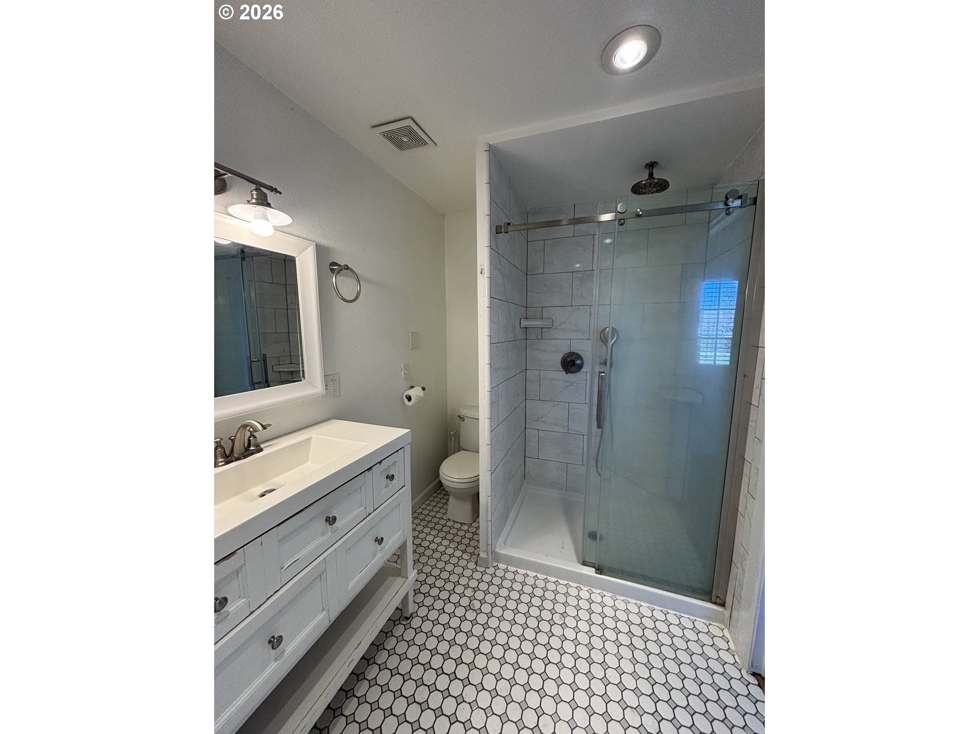 107 W 2nd St Property Photo 15