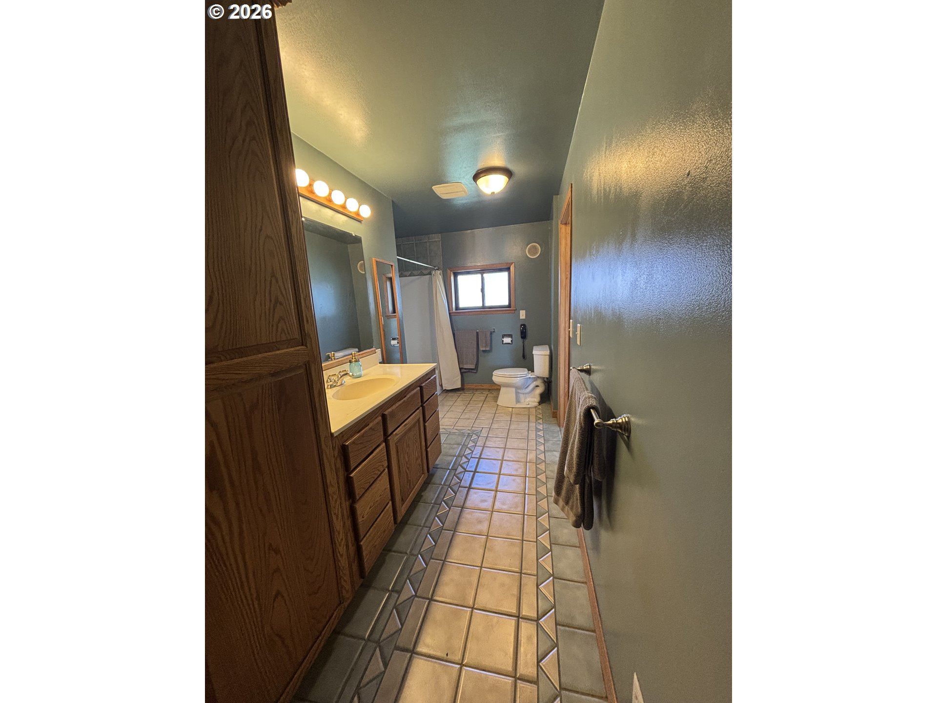 107 W 2nd St Property Photo 26