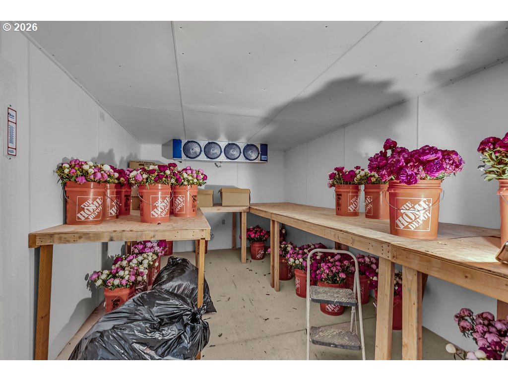 6637 Rochester St Property Photo 14