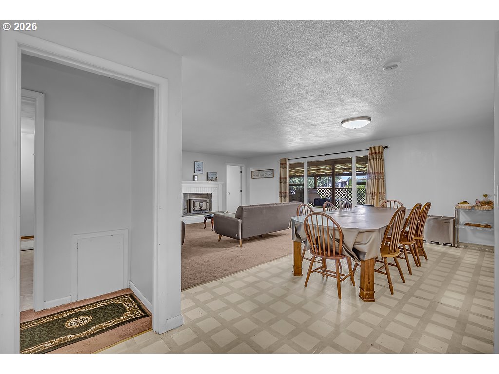 6637 Rochester St Property Photo 17