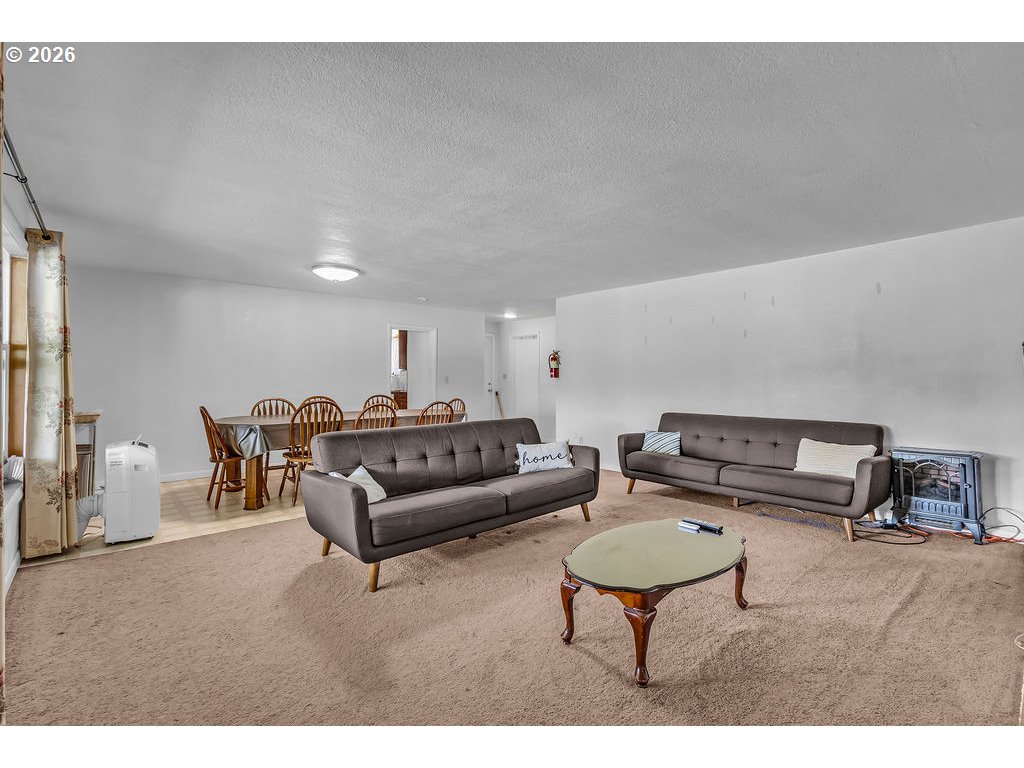 6637 Rochester St Property Photo 18