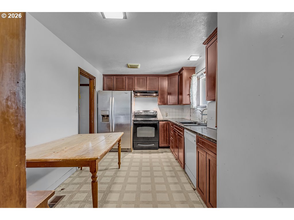 6637 Rochester St Property Photo 22
