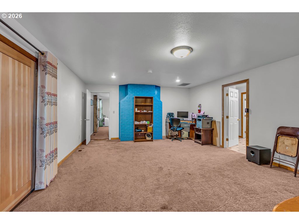 6637 Rochester St Property Photo 26