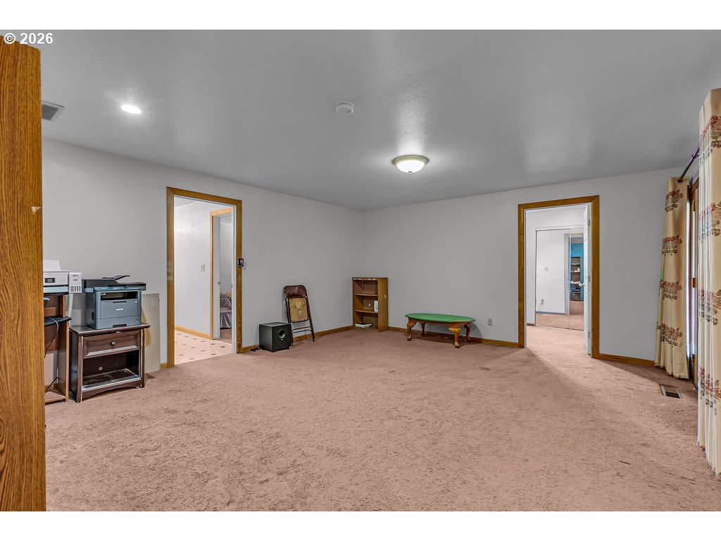 6637 Rochester St Property Photo 27