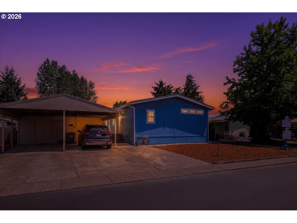 300 Se Lacreole Dr 212 Property Photo 1