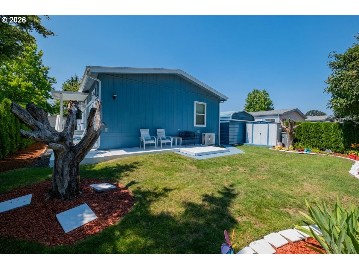 300 Se Lacreole Dr 212 Property Photo 5