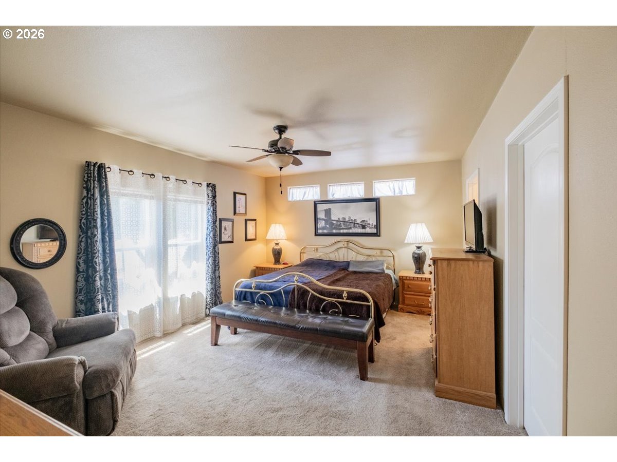 300 Se Lacreole Dr 212 Property Photo 16