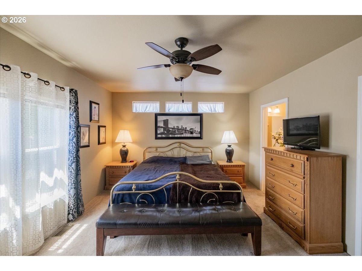 300 Se Lacreole Dr 212 Property Photo 17