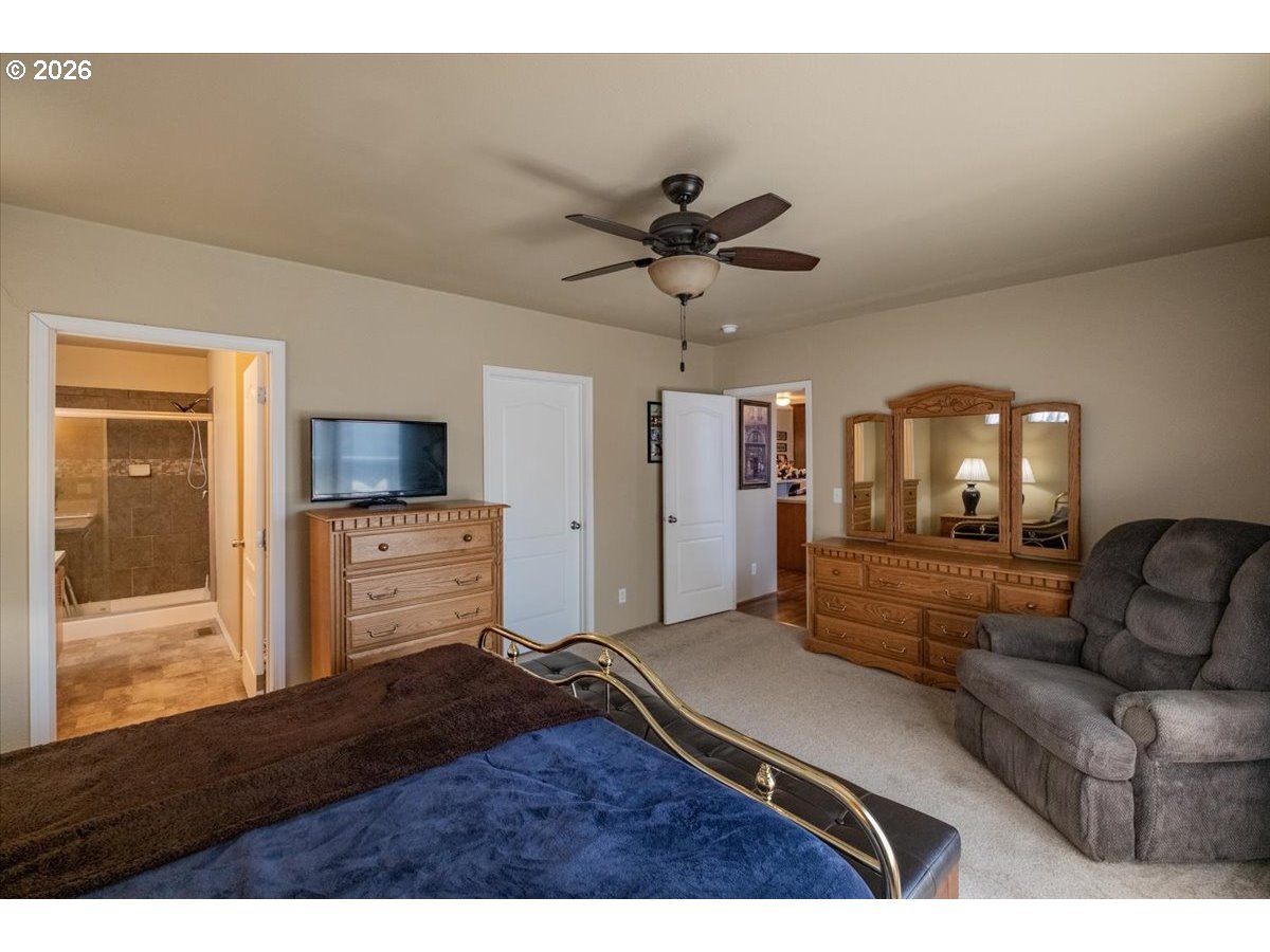 300 Se Lacreole Dr 212 Property Photo 19