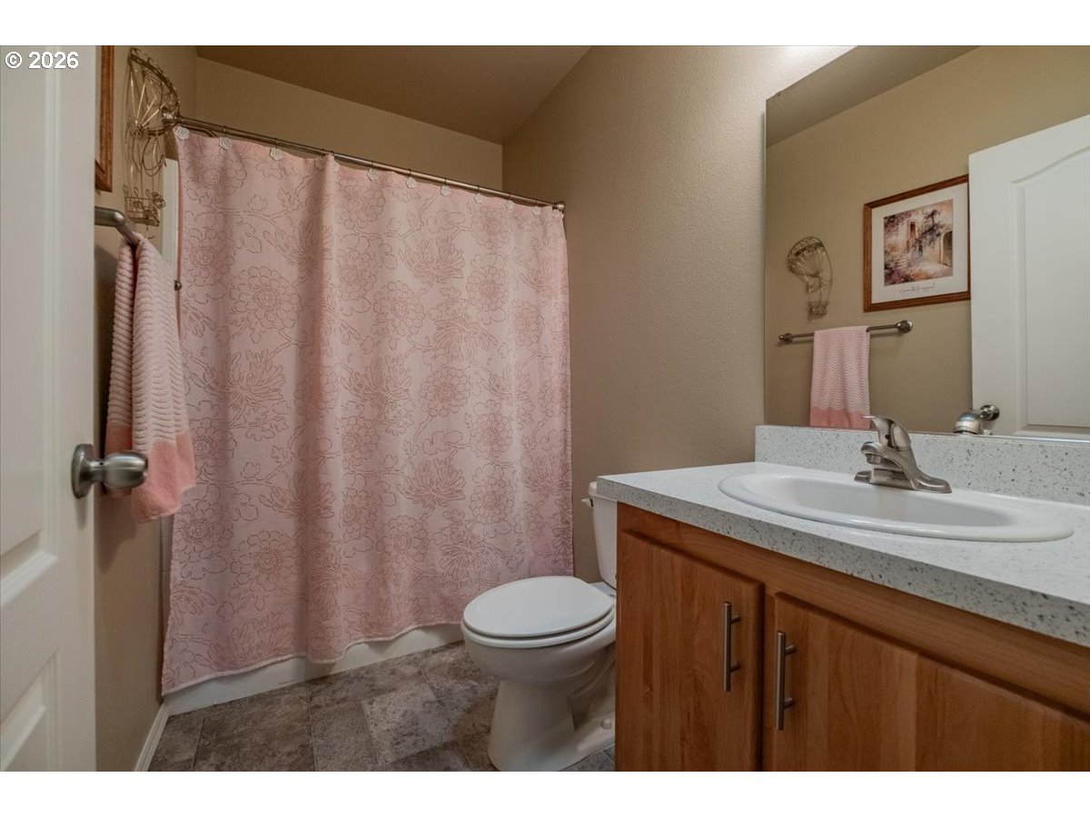 300 Se Lacreole Dr 212 Property Photo 24