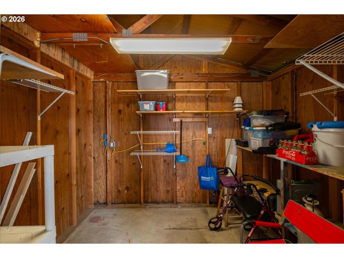 300 Se Lacreole Dr 212 Property Photo 30