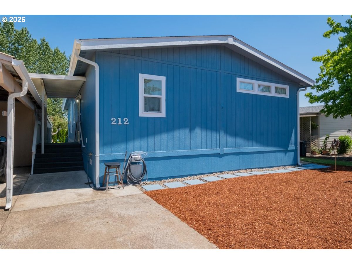 300 Se Lacreole Dr 212 Property Photo 31