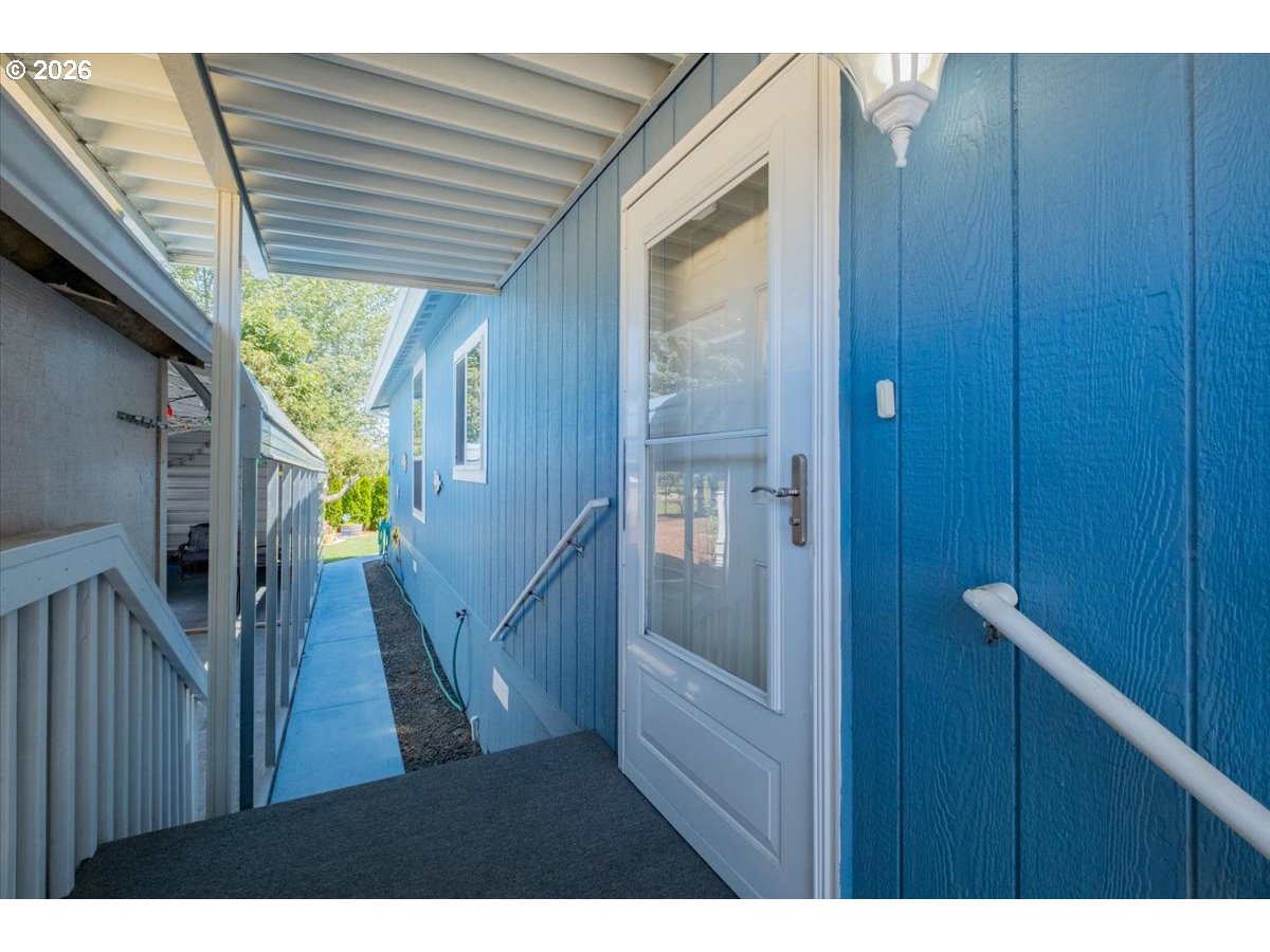 300 Se Lacreole Dr 212 Property Photo 33
