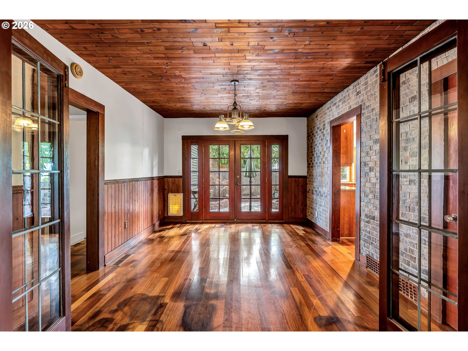 532 Se Peacock Ln Property Photo 8