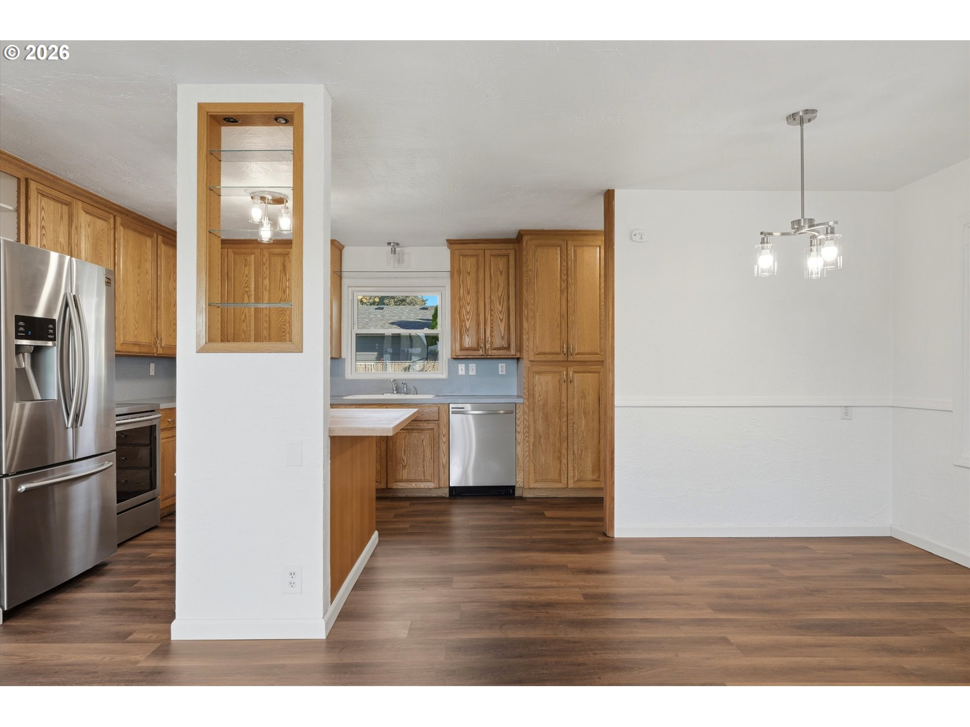 722 Elm St Property Photo 12