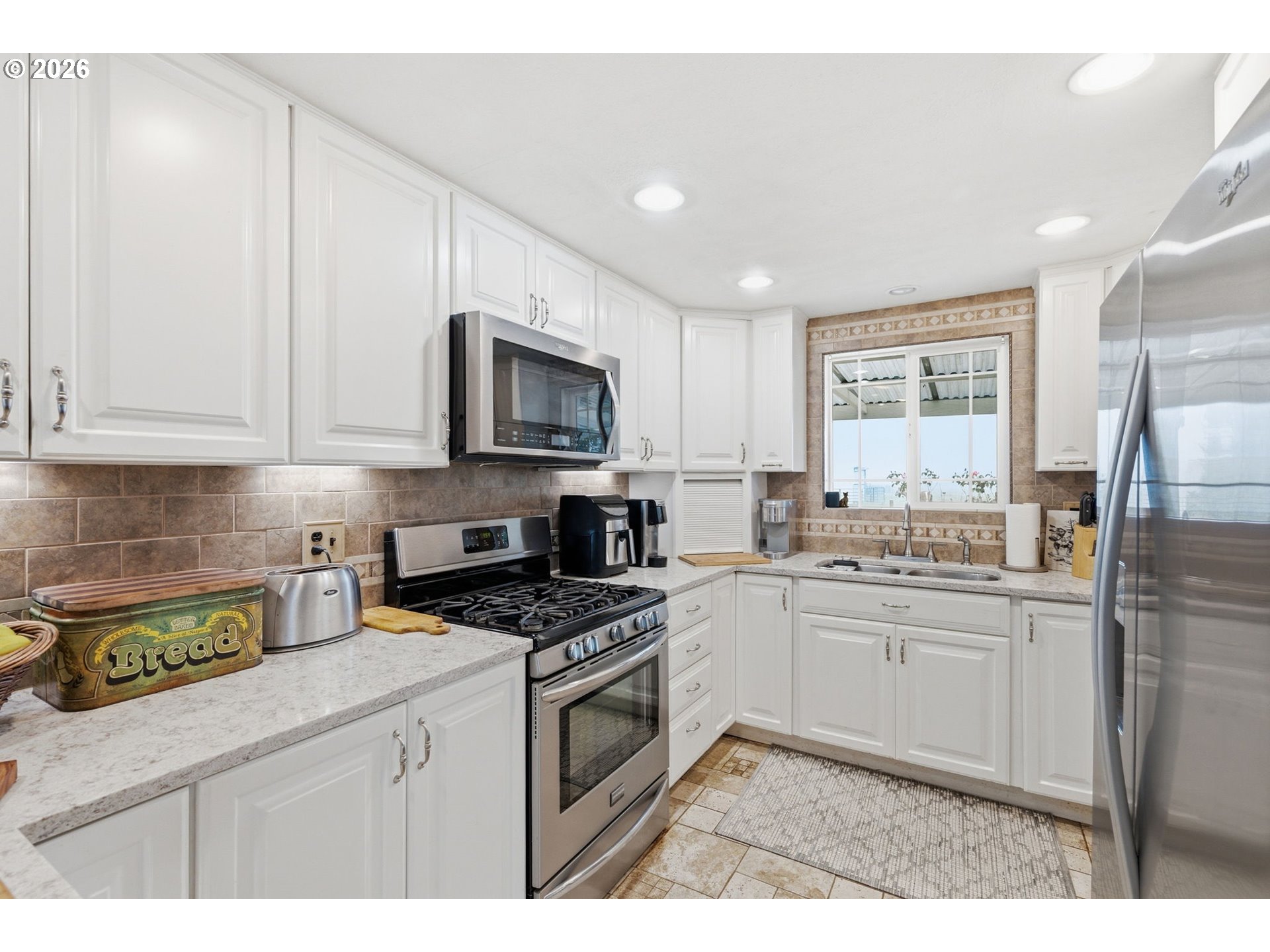 33025 Camas Swale Rd Property Photo 3
