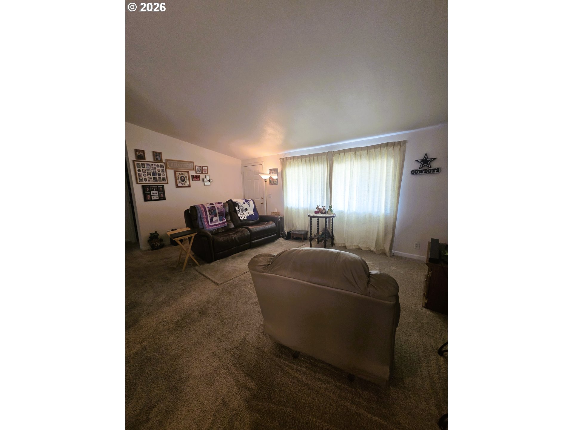 970 W 5th St Property Photo 8