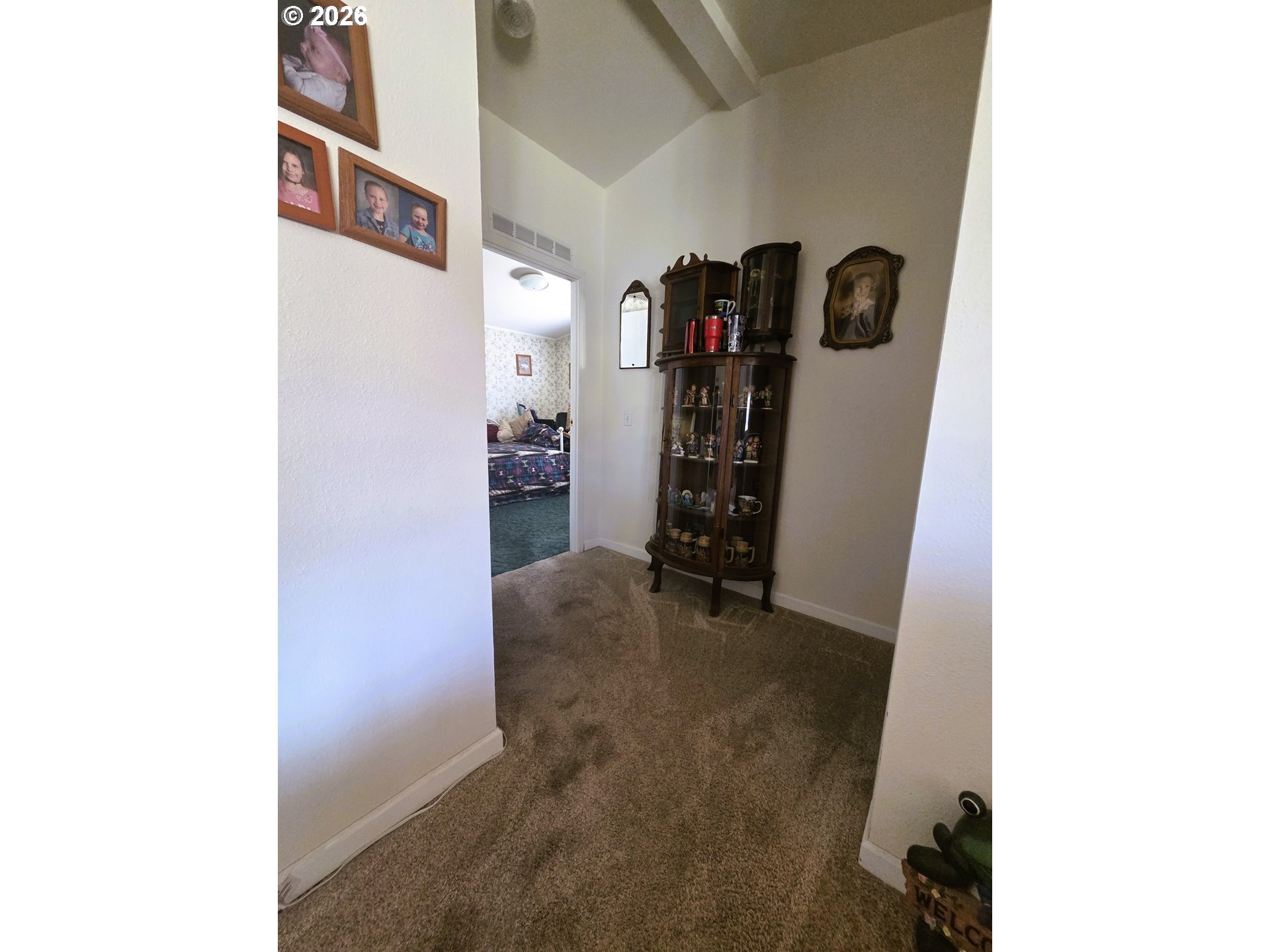 970 W 5th St Property Photo 14