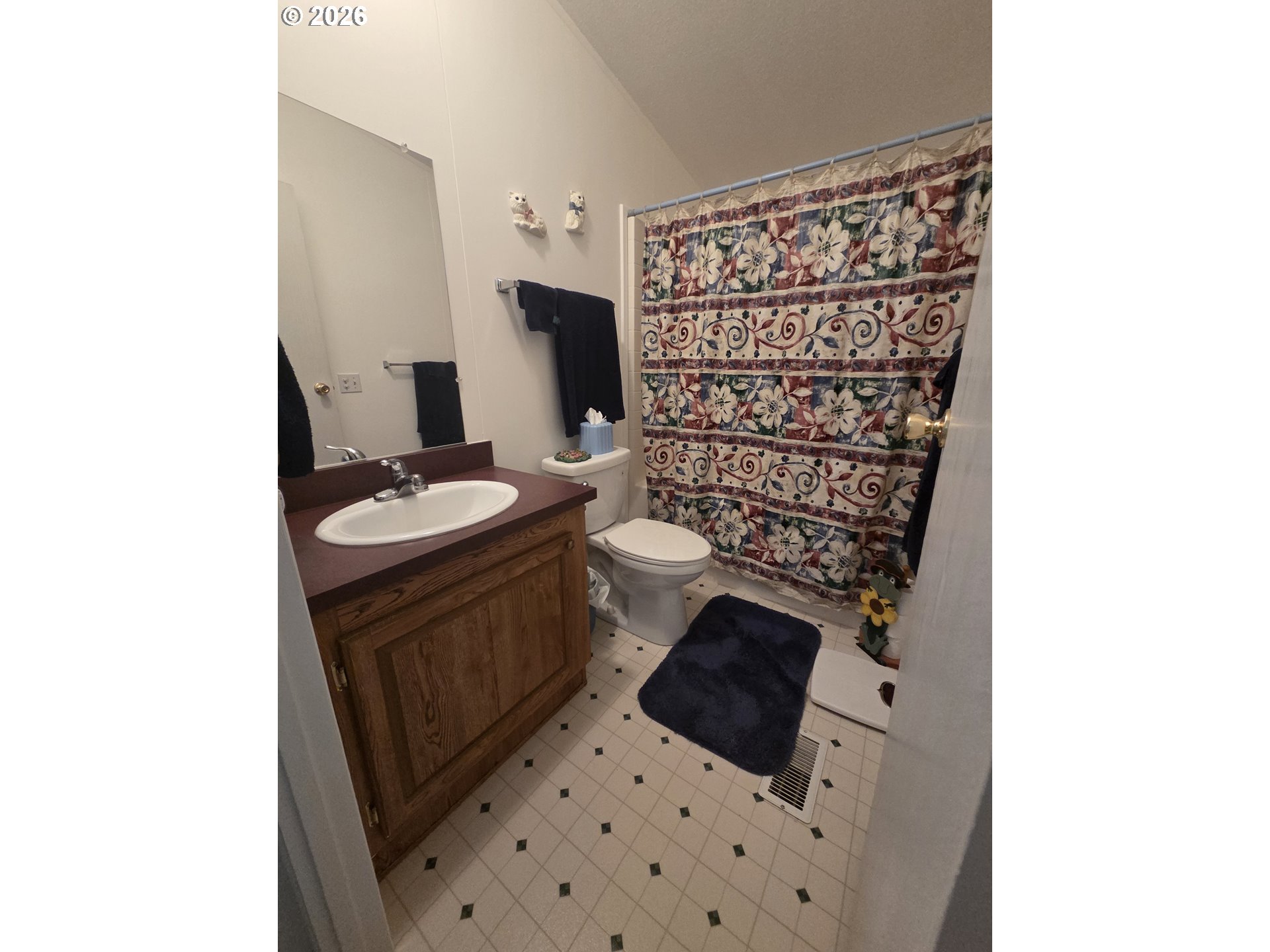 970 W 5th St Property Photo 17