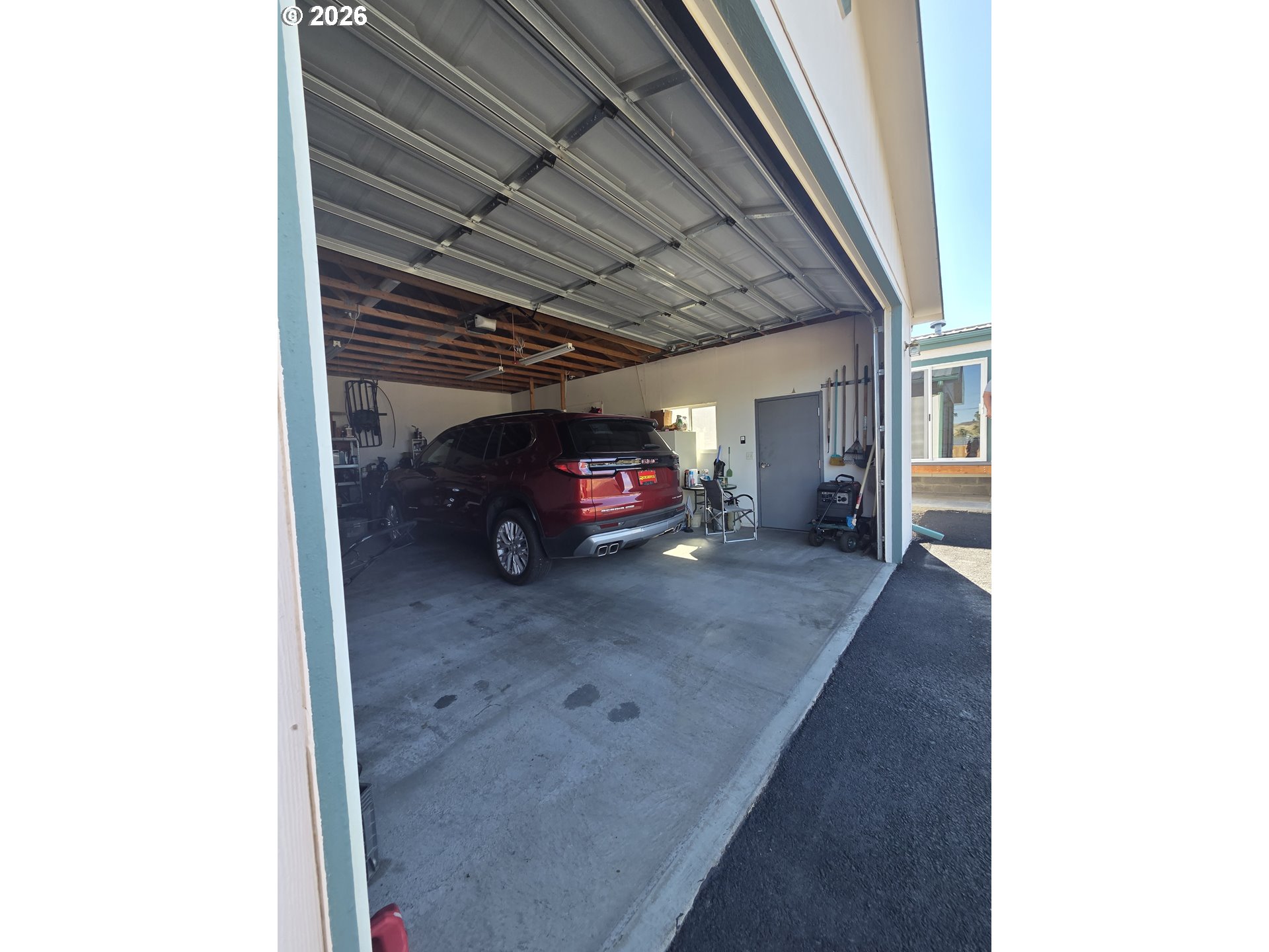 970 W 5th St Property Photo 19
