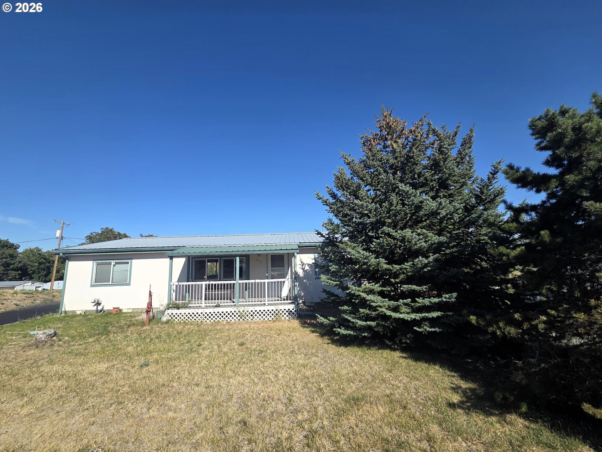 970 W 5th St Property Photo 25