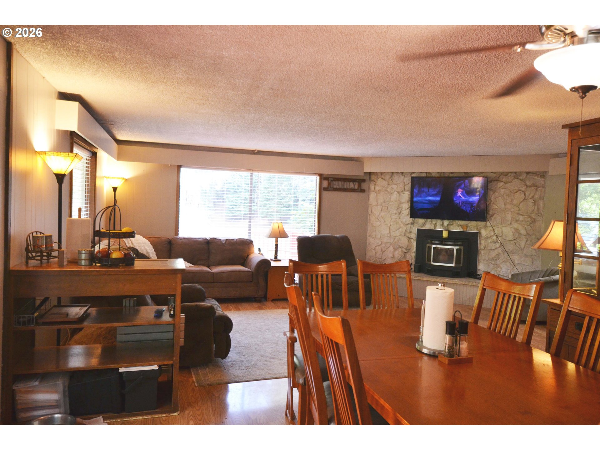 6962 Macleay Rd Se Property Photo 3