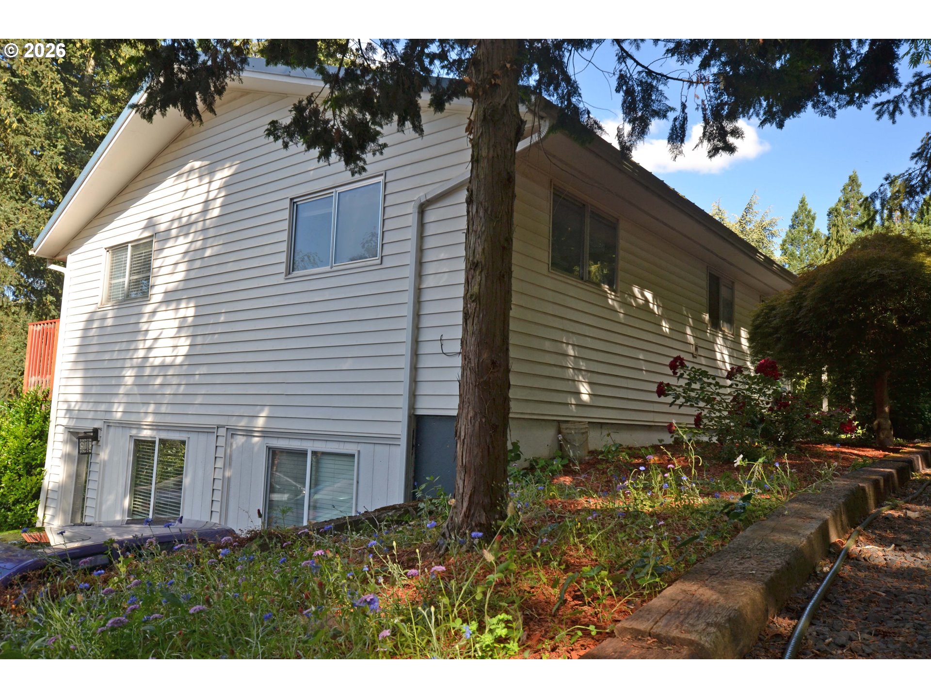 6962 Macleay Rd Se Property Photo 19