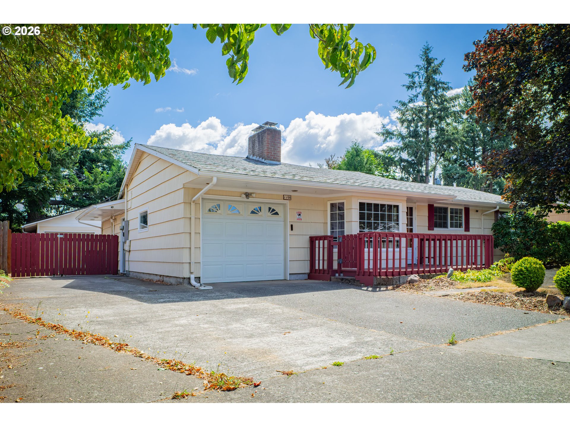 1108 Se 168th Ave Property Photo 2