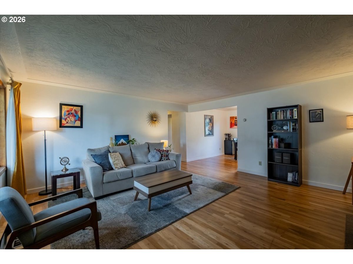 4472 Coloma Dr Se Property Photo 3