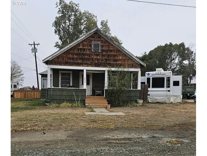 2790 CARTER ST Property Photo 1