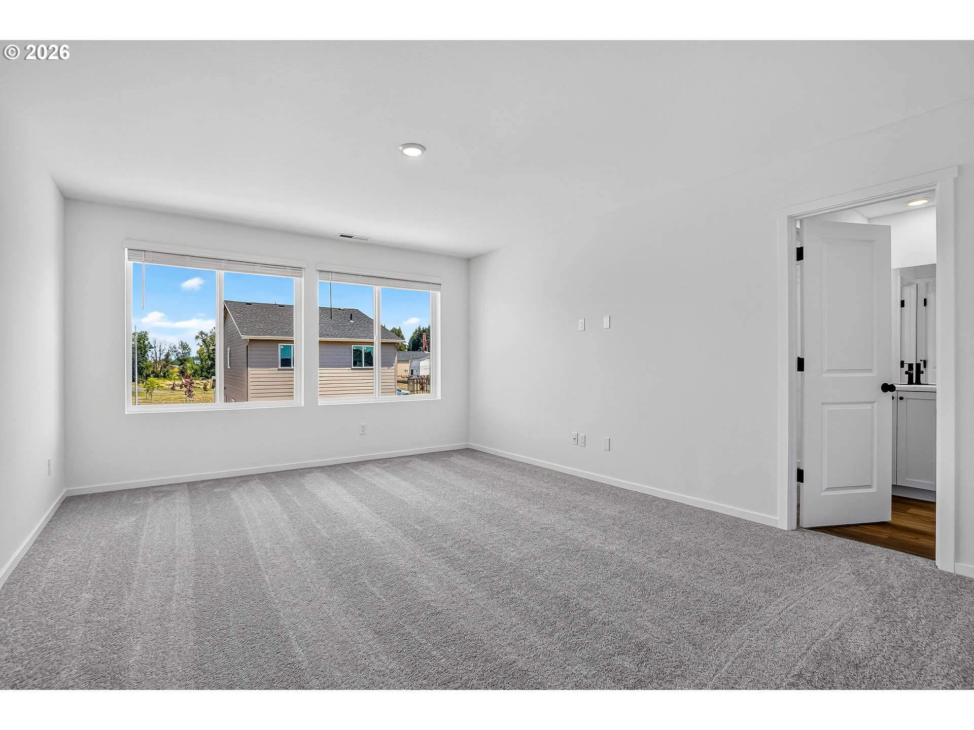 590 Vail Ave Property Photo 12