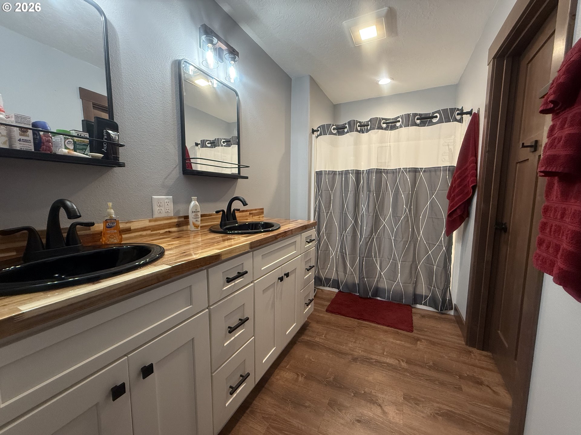 216 B Ave Property Photo 23