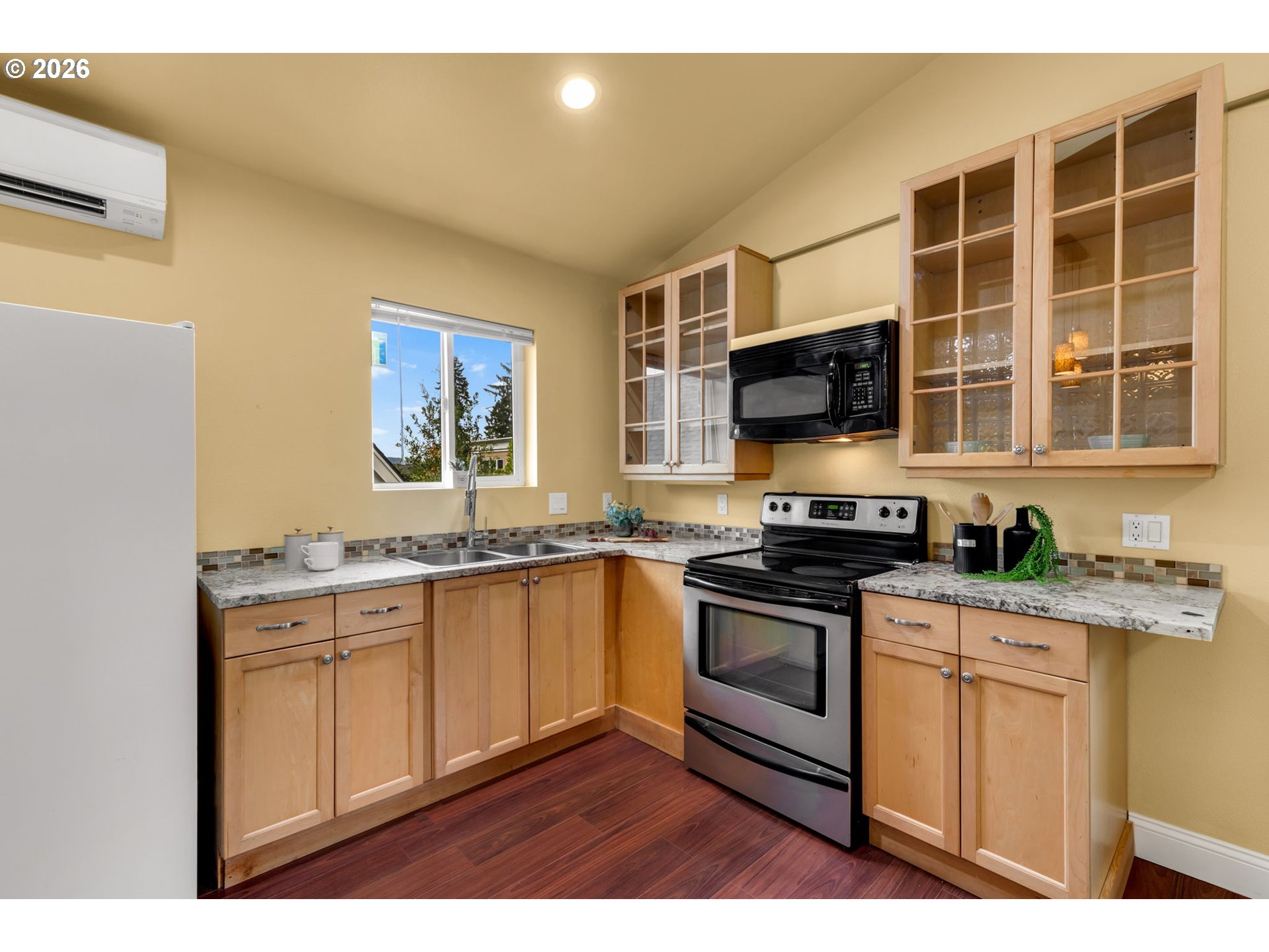 2225 N Humboldt St Property Photo 37