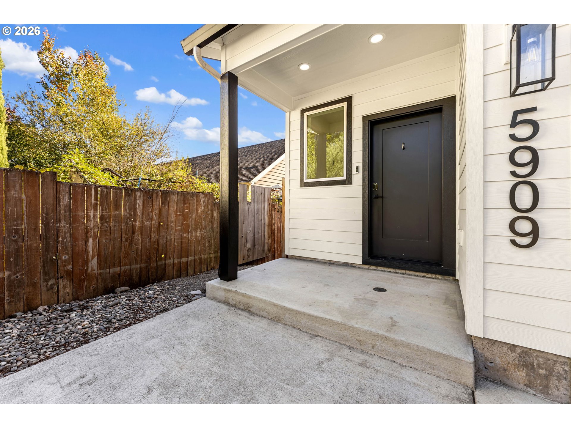 5909 Ne 56th Cir Property Photo 4